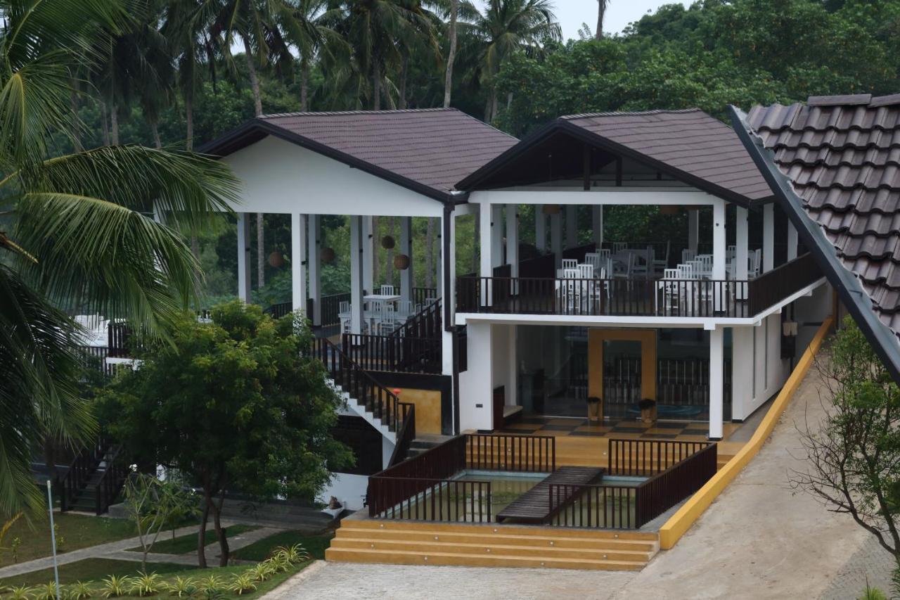 Samudra Beach Resort Tangalle Exterior photo
