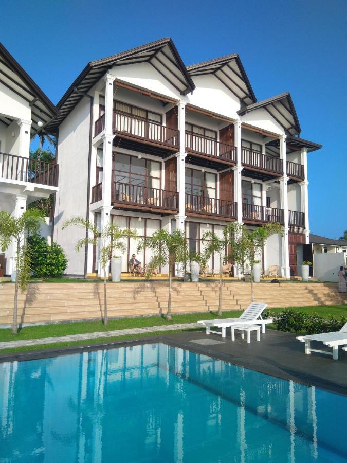 Samudra Beach Resort Tangalle Exterior photo